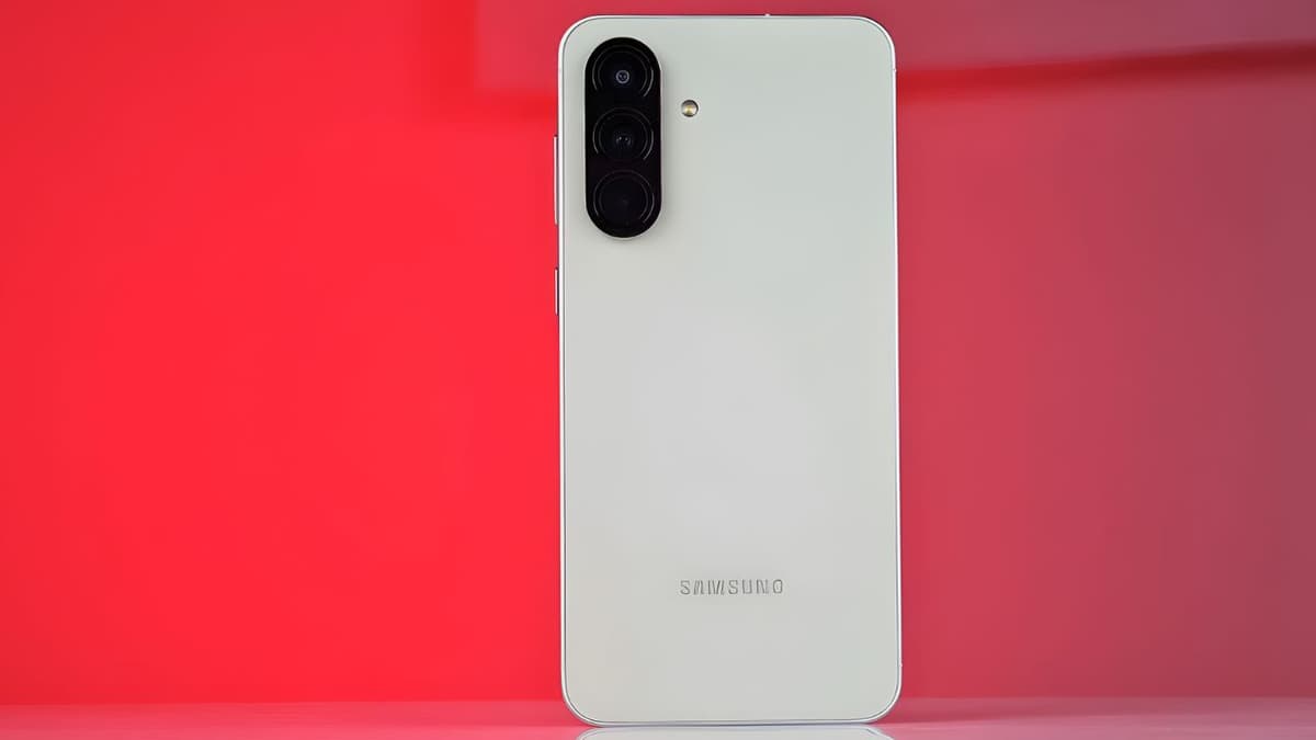 Samsung Galaxy A57 5G view 3